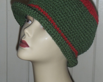 Cappello cloch all'uncinetto in stile vittoriano con rose e cardi, realizzato a mano all'uncinetto - SU ORDINAZIONE #FestiveEtsyFinds