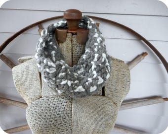 The Seagull Deluxe Handmade Crochet Wool Blend Chunky Infinity Neck Cowl. Soft Gray & White Boho Scarflett. Fall scarf. Neck Wrap