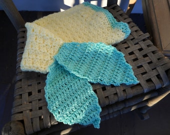 Coperta a forma di coda di sirena all'uncinetto. PRONTA PER LA SPEDIZIONE. Coperta stile sacco a pelo giallo limone e verde acqua, taglia neonato, fatta a mano.