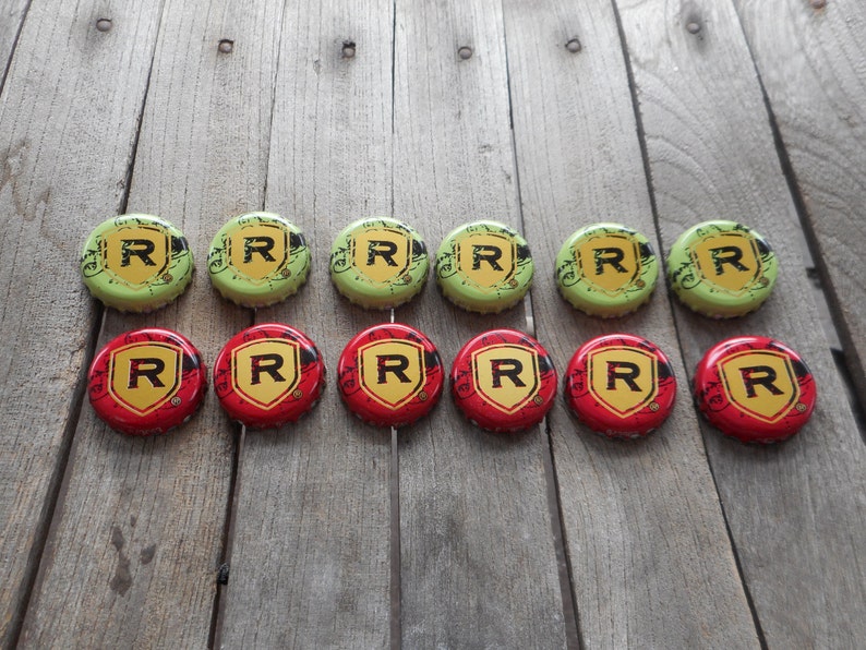 Redd's Apple Ale Bottle Caps for Crafts / Lot 12 1 dozen Red or Green caps mix or match choice use to make floating / tealight candles image 2