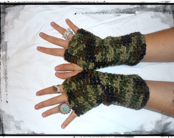 Camo Green Unisex Fingerless Gloves Army Rustic Handmade Hunters Gloves. Green ACU Camo Arm Warmers Texting Gloves Woodland Hunting unisex
