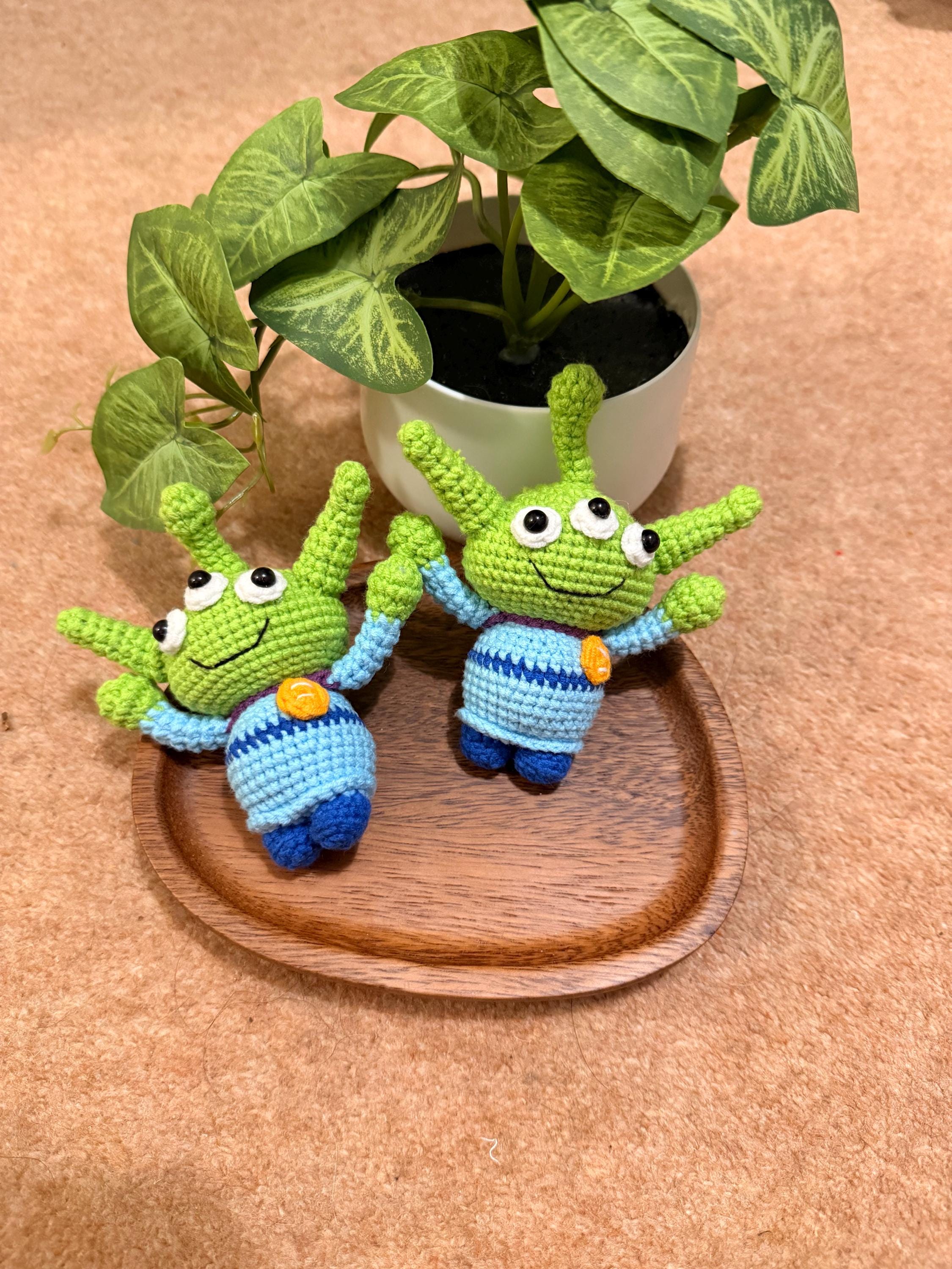 Three eyed alien - Etsy 日本