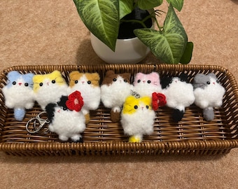 Fluffy Crochet Cat Keychain: Soft Yarn Kitty Charm - Kawaii Bag Accessory