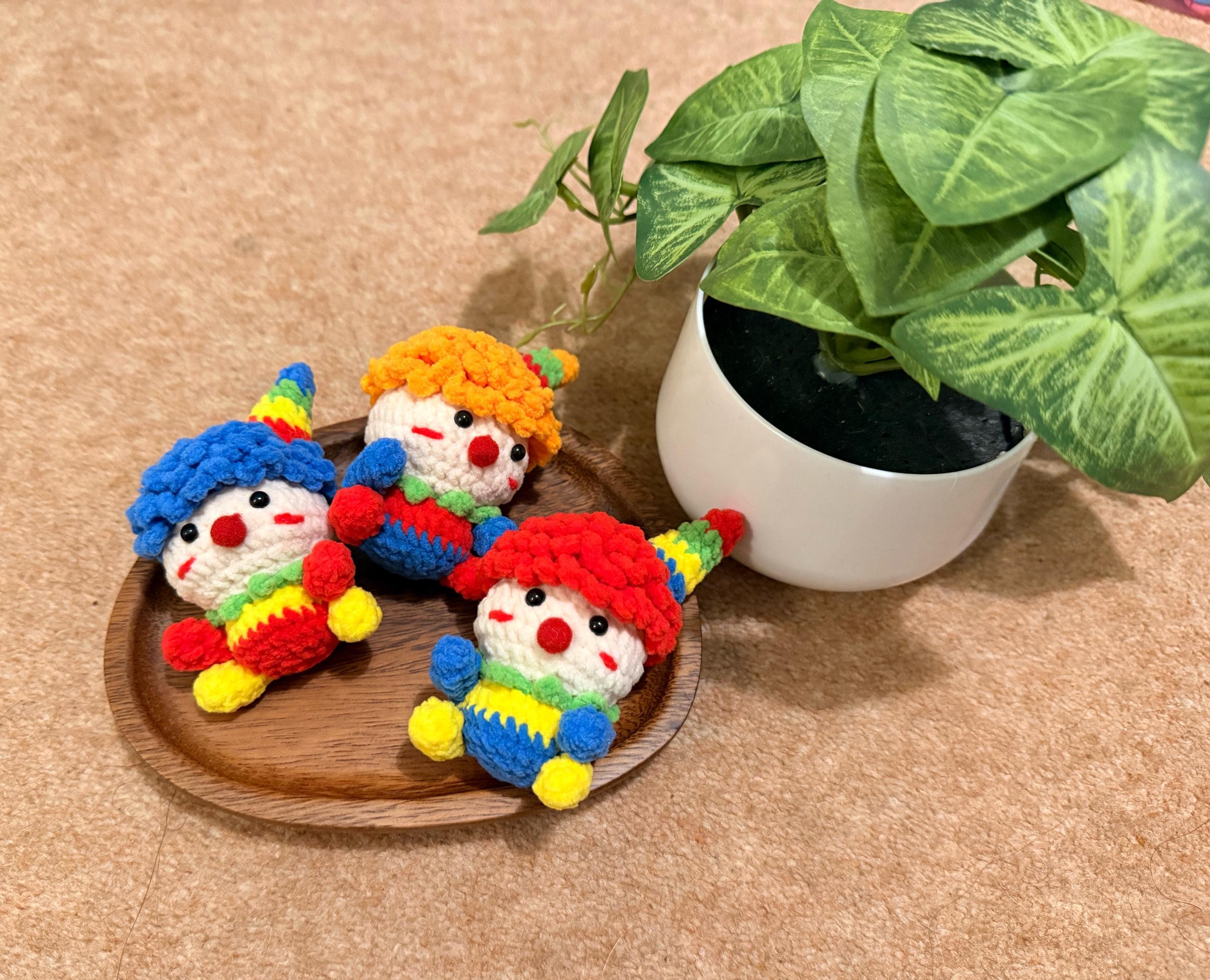 手作りのかぎ針編みのピエロのぬいぐるみとキーホルダー - Etsy 日本