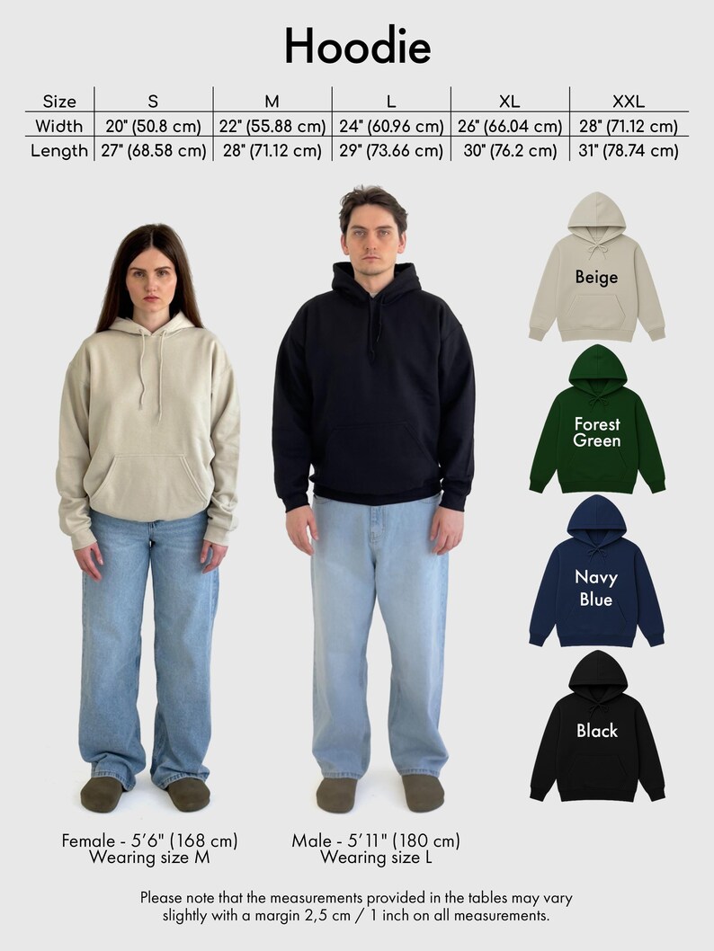 Pu&ograve; includere: Immagine di una felpa con cappuccio in beige, verde foresta, blu navy e nero. &Egrave; inclusa una tabella delle taglie con misure in cm. Due modelli indossano felpe con cappuccio. La parola "Hoodie" &egrave; in alto. La donna &egrave; alta 168 cm e indossa la taglia M.