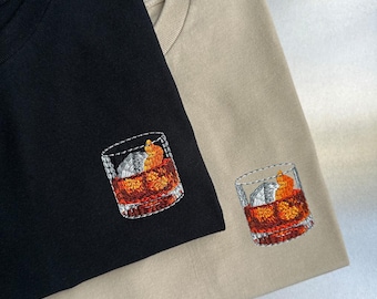 Chemise Negroni brodée, sweat-shirt cocktail brodé, cocktail italien d'été, cadeau pour le mixologue, articles de bar et cadeaux cocktail