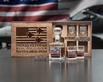 Juego de decantador de whisky de la Fuerza Aérea: regalo de Navidad para piloto o veterano de la Fuerza Aérea, vasos personalizados grabados y caja de madera para la jubilación.