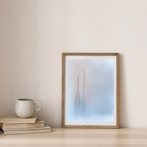 Jarrón japonés minimalista para pared: descarga digital abstracta, suave y neutra