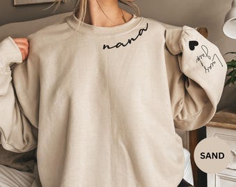 Moletom personalizado para vovó com nome da criança na manga, gola redonda ou moletom com capuz, presente personalizado para vovó, nome da neta na gola