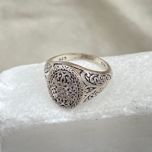 925 Sterling Silver Signet Ring | Handmade Unisex Boho Ring | Vintage Engraving Band For Men & Women | Oxidized Bold Statement Jewelry Gift
