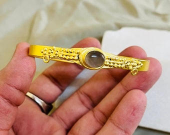 Gold Mondstein Armreif | Messing verstellbare handgemachte Armband für Frauen | Boho Tribal Armspange mit natürlichem Edelstein | Ethnische Goldschmuck