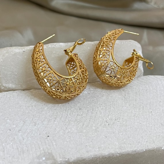 WOWORAMA Gold Chunky Hoop Earrings For Women 14K Gold Filigree Hoop Earrings Lightweight Faceted Hoop Earrings Simple Thick Round Hoops Earrings Minimalist Geometry Earrings, 0.71" X 0.91", Copper, No