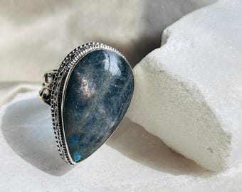 Teardrop Labradorite Ring | Gold Brass Filigree, Boho Jewelry
