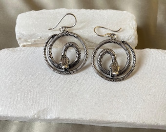 Schlange baumeln Ohrringe | Coiled Serpent Statement Ohrringe | Gothic Medusa Ohrringe für Frauen | Boho Ouroboros Schmuck