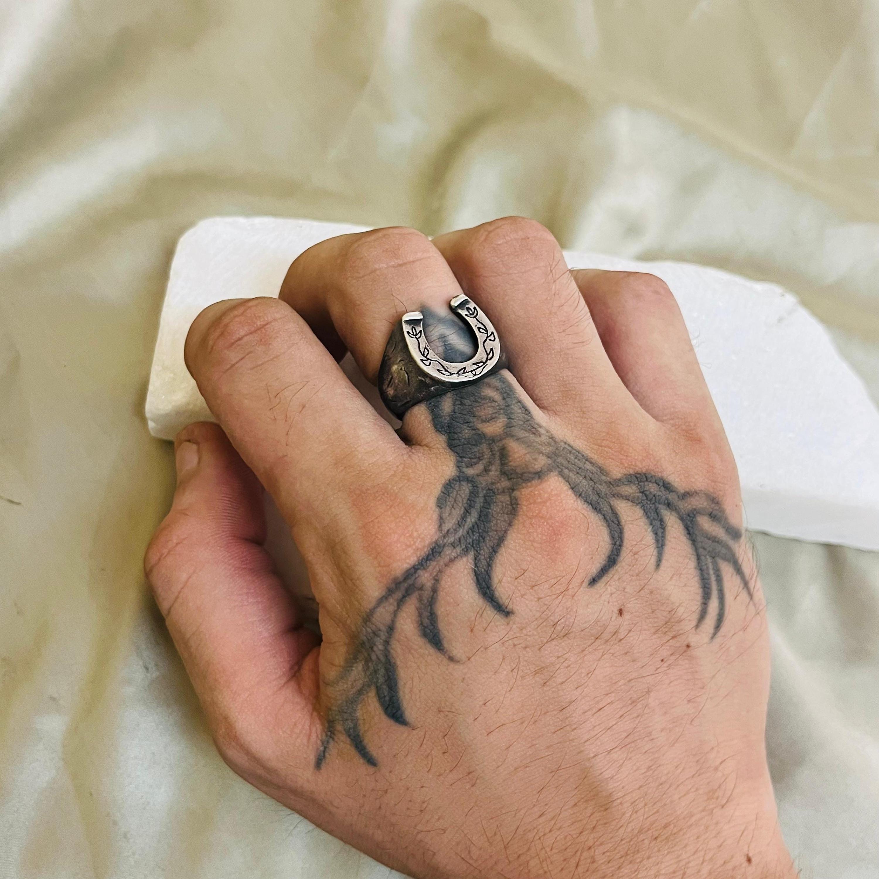 ホースシューバンドリング il_fullxfull.7029217337_g0qw.jpg