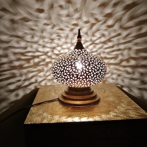 Moroccan Brass Table Lamp – Handmade Ambient Lighting – Pierced Metal Boho Decor – Arabic Style Night Light