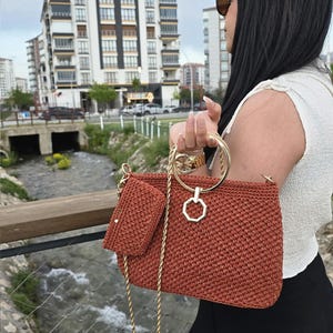 Handgefertigte Makramee Sommertasche, Rost Orange Boho Geldbörse, Gewebte Schulter Tasche mit Kettengurt, Umweltfreundliche Geschenkidee für Sie, Urlaubsstil