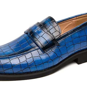 Handgefertigte Blau, Schwarz, Burgunder Farbe Echtes Alligator Strukturierte Leder Stilvolle Schürze Toe Slip On Schuhe für Herren