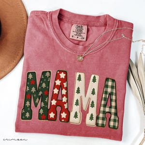 Comfort Colors® Christmas Mama Shirt, Retro Mom Shirt, Christmas Gift for Mom Xmas Christmas Tee Holiday New Mom Gift Pregnancy Announcement