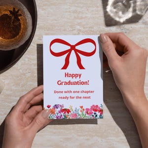 de remise des diplômes imprimable | Téléchargement numérique de 5 x 7 pouces | de félicitations plate | Cadeau promotion 2025 | Carte DIY Diplômé | fleur Je m'incline | Diplômé |