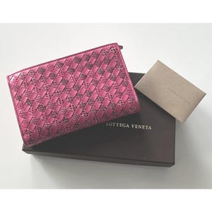 Authentische Bottega Veneta Geldbörse aus fuchsiafarbenem Intrecciato-Leder und Pythonleder, inklusive Box, sehr guter Zustand