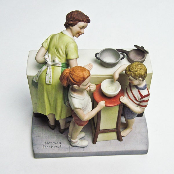 Norman Rockwell Figurine Mothers Little Helpers Produced 1981 Rockwell Museum American Family Edition