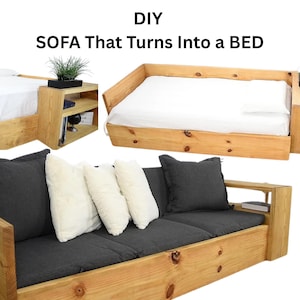 Puede incluir: Sofá DIY que se convierte en cama. Un sofá de madera con cojines grises y una mesa auxiliar. El sofá se convierte en cama con un colchón blanco.