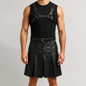 Herren Gladiator Leder Kilt und Geschirr | Echtes Leder Cosplay Outfit | Handgefertigtes Kilt Kostüm mit Brustgurt für Männer