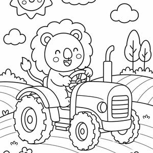 Puede incluir: Una página para colorear en blanco y negro que muestra a un león de dibujos animados conduciendo un tractor por un campo. La escena incluye un sol sonriente, nubes, árboles al fondo y pequeñas flores en primer plano, todo en líneas negras.
