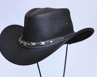 Chapéu de cowboy estilo western em couro preto – Feito à mão com corrente.
