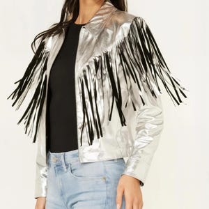Women’s Silver Metallic Fringe Jacket – Western Cowgirl Rodeo Style Party Coat, Shiny Festival Outfit, Boho Country Concert Wear.