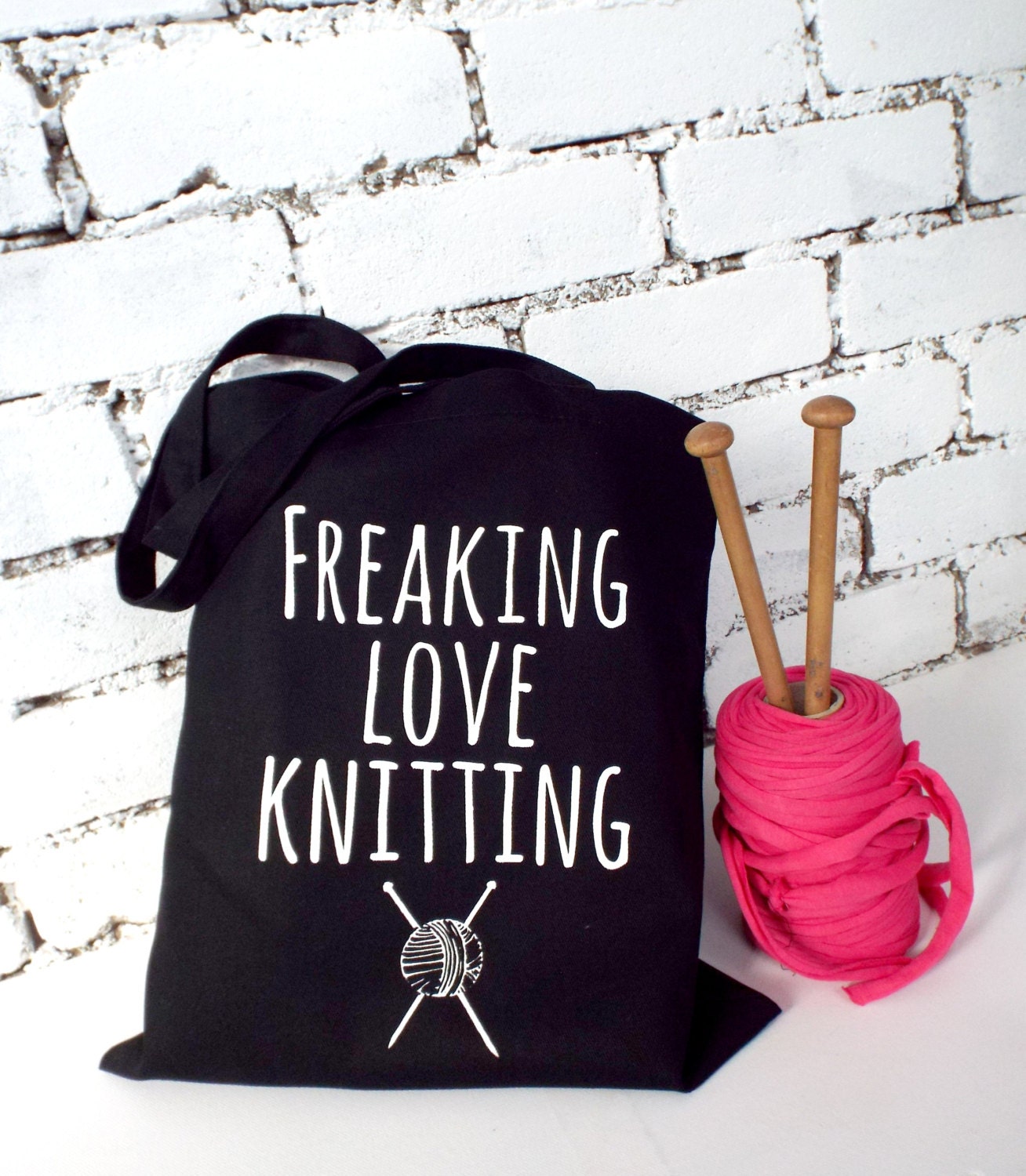 10 Awesome Knitting Bags for Crafty Knitters! 