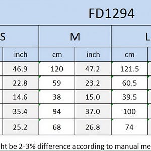 K&ouml;nnte beinhalten: Eine Gr&ouml;&szlig;entabelle f&uuml;r ein Kleidungsst&uuml;ck, gekennzeichnet mit FD1294, mit Ma&szlig;en in Zentimetern und Zoll. Die Gr&ouml;&szlig;en reichen von S bis XL und geben L&auml;nge, &Auml;rmel, Schulter, Brust und Taille an. Hinweis: Es kann eine Differenz von 2-3% geben.
