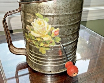 Estilo vintage shabby chic, cottage core, tamizador de harina floral, estilo campestre francés