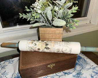 VTG. Wooden Floral Distressed Rolling Pin:cottagecore/shabby chic/french country