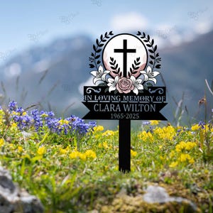 Cartello commemorativo personalizzato per giardino, cartello commemorativo con croce floreale, croce commemorativa in metallo con fiori, targa commemorativa con croce floreale