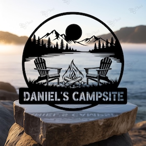 パーソナライズされたキャンプ用メタルサイン、キャンプ場の装飾、キャンプギフト、キャンプファイヤーサイン、キャンピングカーの装飾、レイクハウスサイン、屋外装飾、キャビンサイン