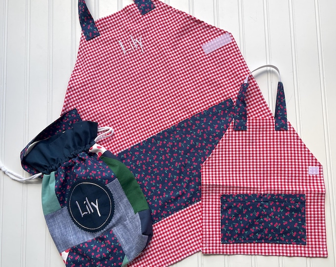 Girl and Doll Matching Apron Set - Gift Set - 18 inch Doll Apron, Doll Accessories, Personalized Kids, Christmas Gift, Stocking