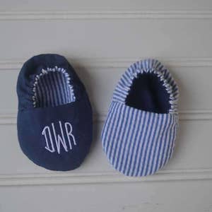 Monogrammed Infant Crib Shoes Your Choice of Colors Baby Boy, Baby Girl, Shower Gift, Welcome Baby, Slippers image 2