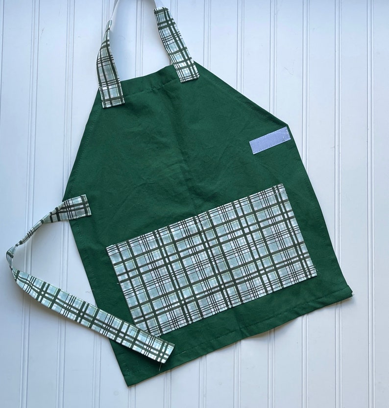 Handmade Kids Personalized Apron Video Game, Farm Zoo Animals Preschool Gift, Birthday Boy Gift, Pretend Kitchen Accessories, Dress Up Forest Green Plaid