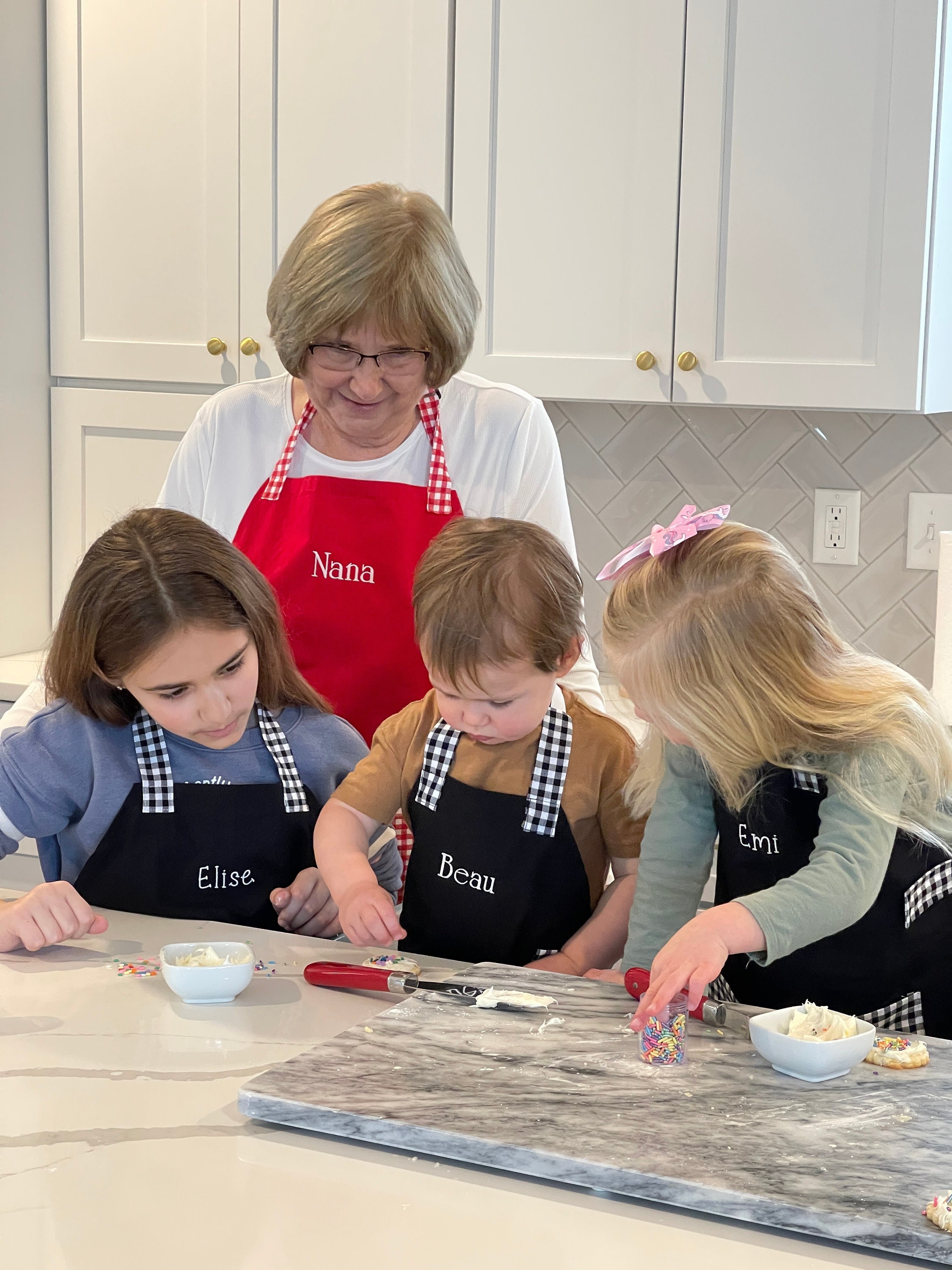 Personalized Mommy and Me Embroidered Aprons – Life Has Just Begun