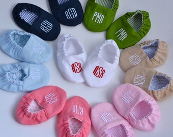 Monogrammed Infant Crib Shoes - Your Choice of Colors- Baby Boy, Baby Girl, Shower Gift, Welcome Baby, Slippers