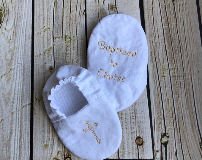 Personalized Baptized in Christ Infant Baptism Crib Shoes - Cross on Toe - Baby, Christening, Slippers, Godson, Goddaugther gift, Keepsake