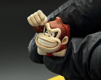 Gorilla Smash Kong Artisan Keycap, Retro Video Game Custom Keycap for Mechanical Keyboard, Hand-Painted Resin Gamer Gift, Donkey King Art