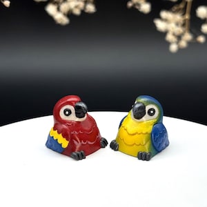 Hand-Painted Macaw Artisan Keycap: Tropical Bird Keyboard Art