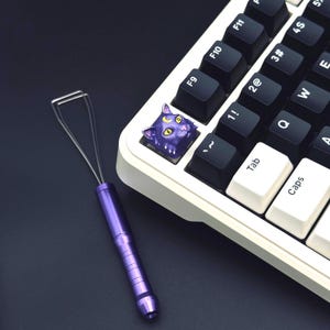 Mond Katze Artisan Keycap + Lila Metall Zieher Set, mystisches Tarot Cosmic Haustier | Lila Witchy Vertrautes Harz Geschenk | Kirsche MX