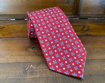 Vtg red geometric medallion silk tie. Classic Foulard necktie for business interviews and dress-up date nights by Cape Cod Neckwear