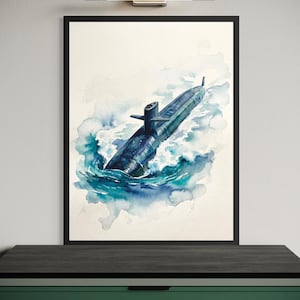Puede incluir: Pintura a la acuarela de un submarino azul oscuro emergiendo de olas turquesas y azules. La obra de arte está enmarcada en un marco negro y montada en una pared blanca. El submarino es el punto focal, con sombreado y reflejos detallados.
