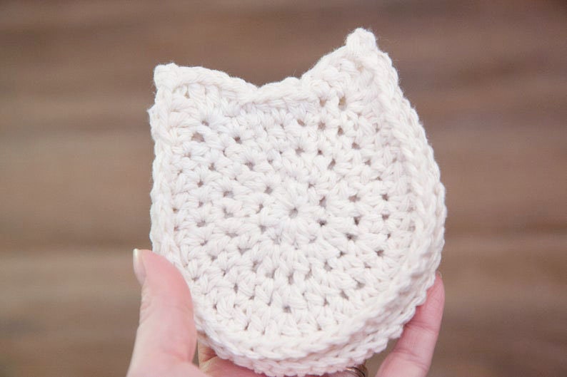30 Cat Coaster Crochet Patterns for Cat Lovers, Gifts, and Cozy Home Decor 33 Quick Cat Coasters Crochet Pattern
