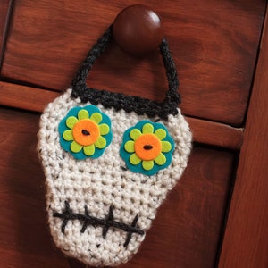 Crochet Sugar Skull Pattern, Crochet Party Favors, Halloween Crochet Pattern, Crochet Skull, Crochet Bag Kids, Crochet Pouch Pattern  (37)